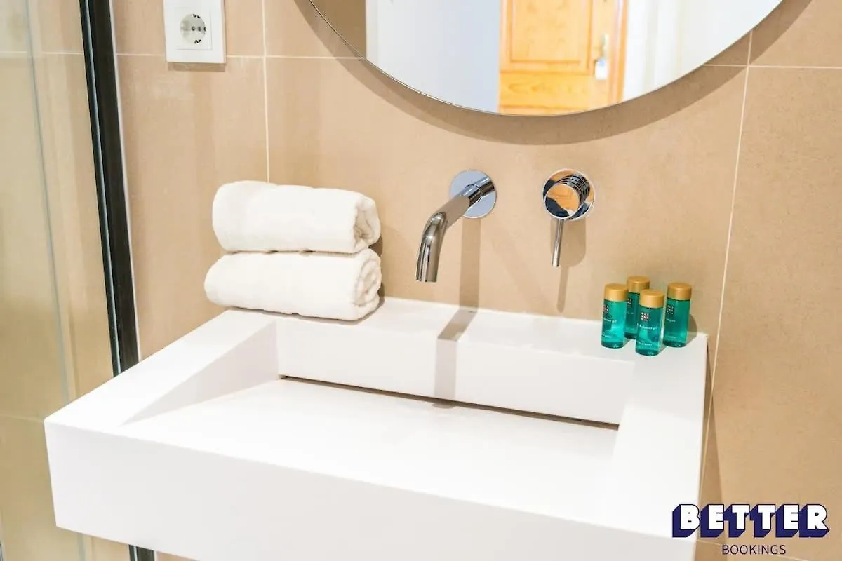 Luxurious Marbella Apt Near Puerto Banus - Hot Tub 0*,  Spain